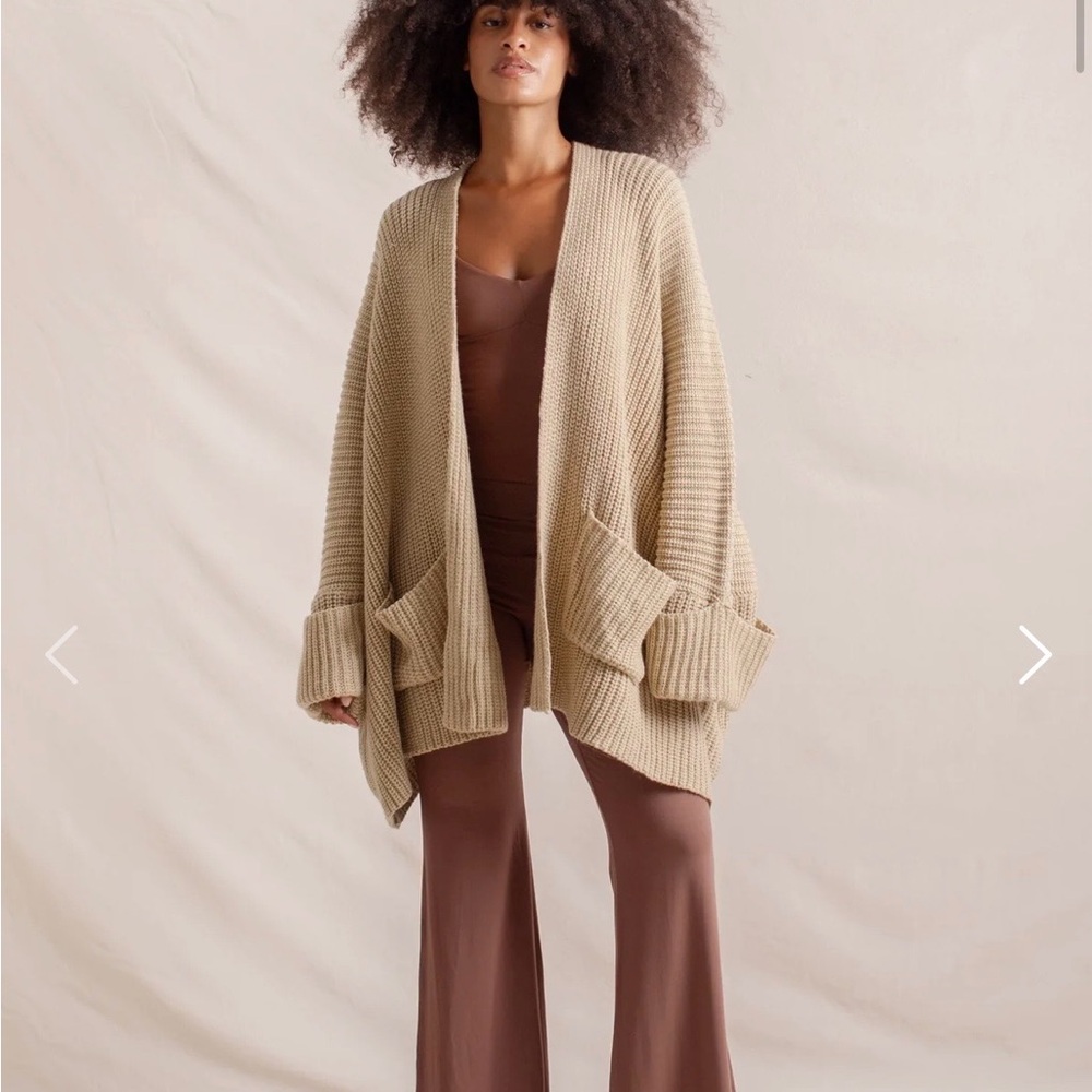 Tuula Poncho - Almond